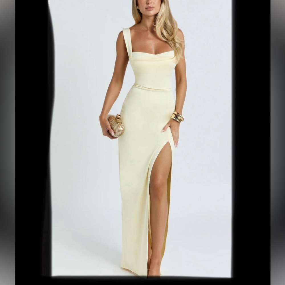 Showpo DONNA MAXI DRESS - COWL NECK
COLUMN HIGH SPLIT DRESS IN LEMON